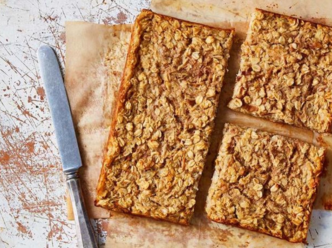 Pear & ginger baked oats