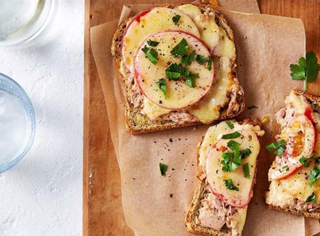 Simple tuna melt